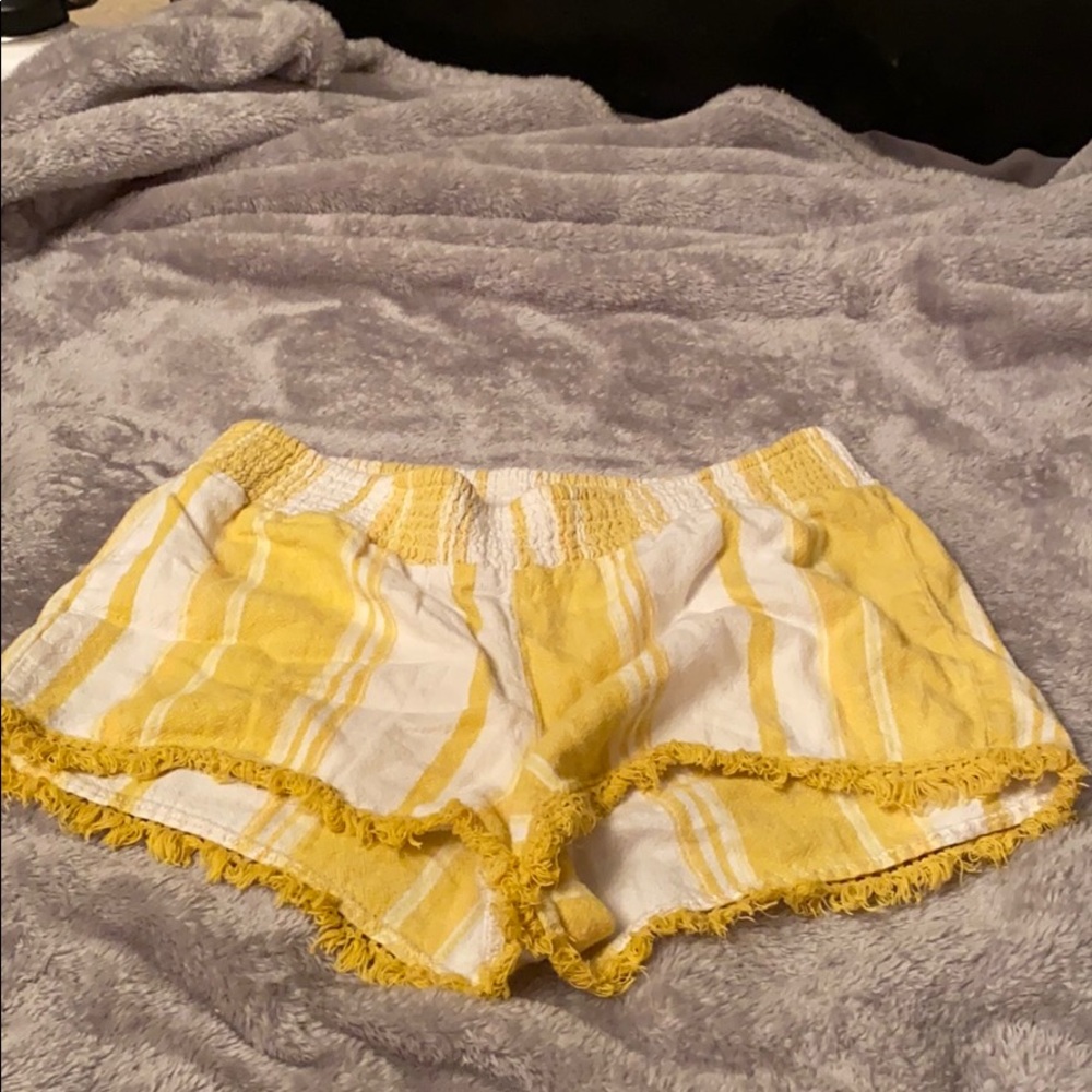 💓SALE💓Yellow boho shorts!